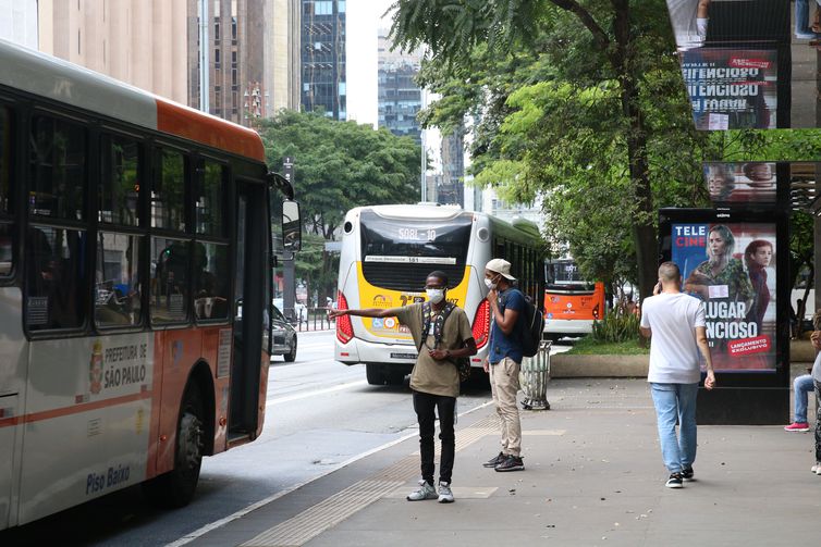 Covid-19: Brasil registra 380 casos e duas mortes em 24 horas 