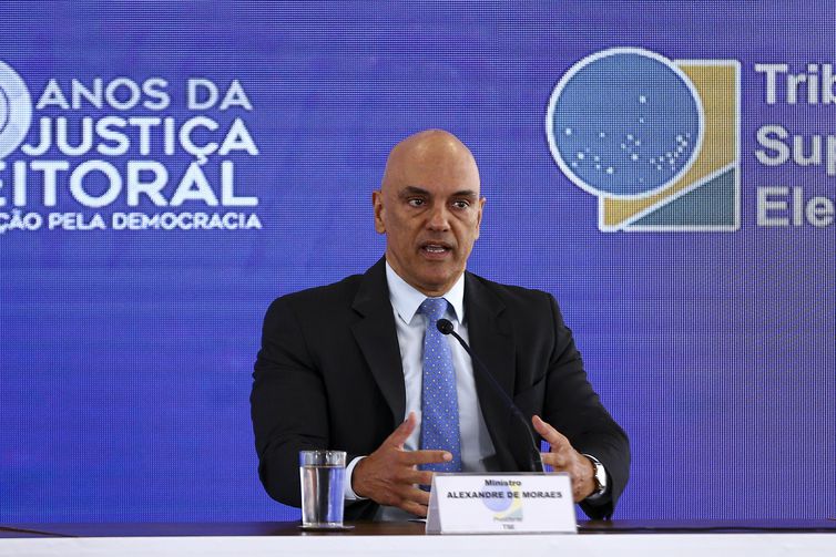 Eleitor que estiver em filas vai conseguir votar, diz TSE