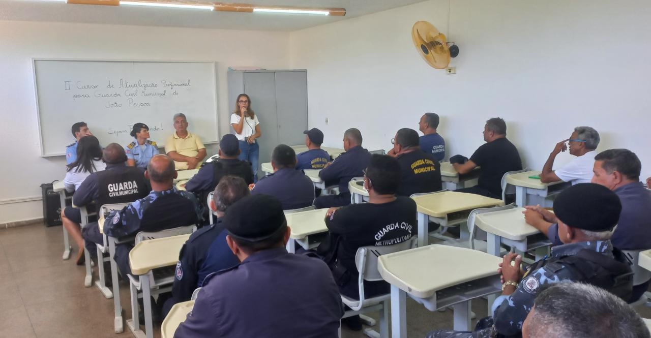 Guardas Civis de João Pessoa passam por curso de atualização profissional
