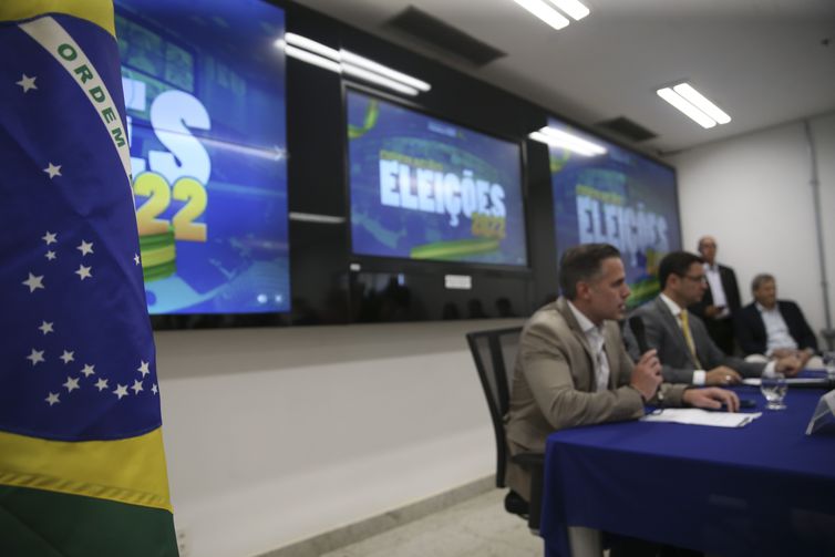 Observadores das eleições participam de atividades de auditorias em SP