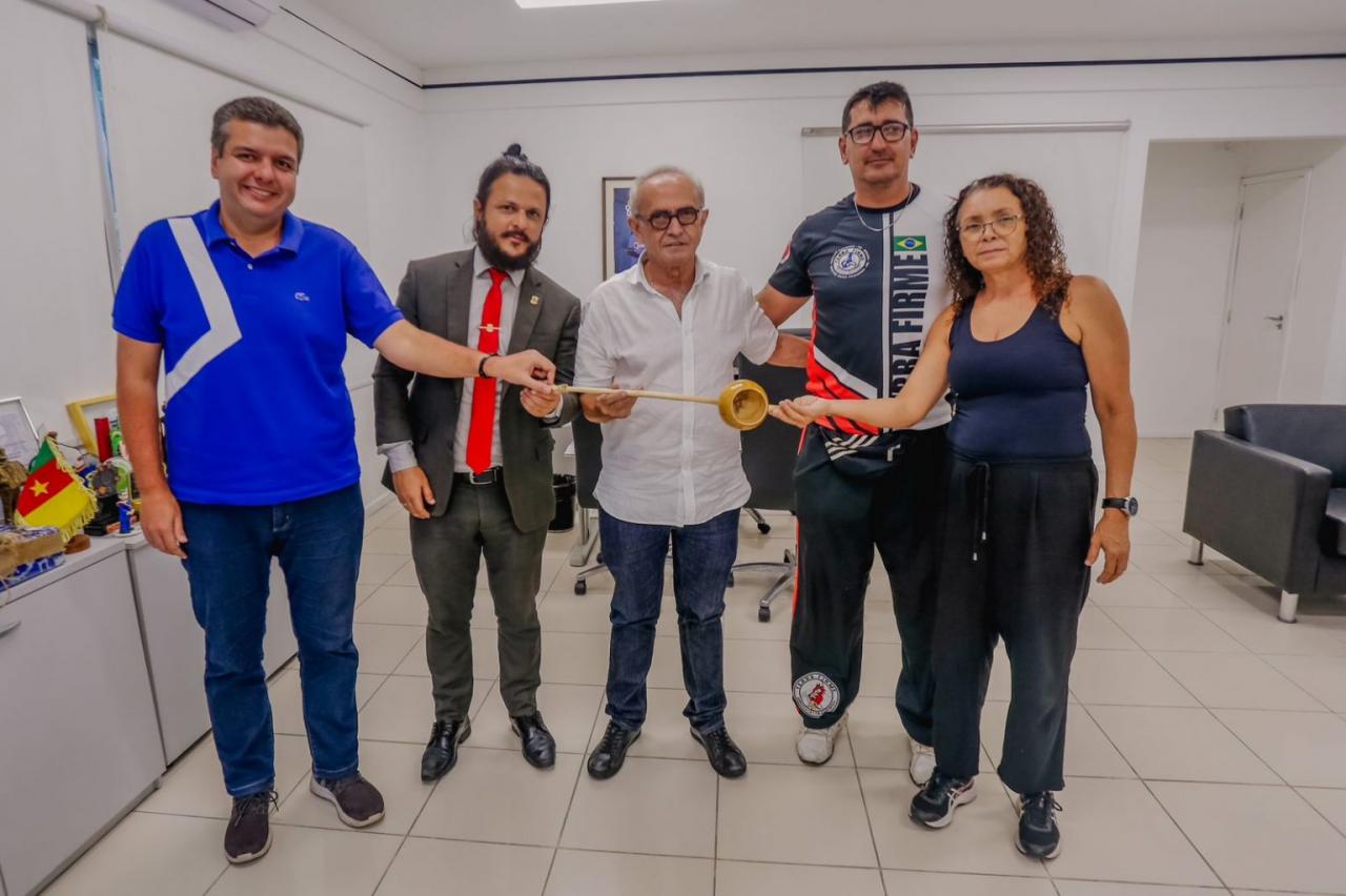 Prefeito libera recursos orientados por parlamentar para criação de centro de referência em capoeira e cultura negra