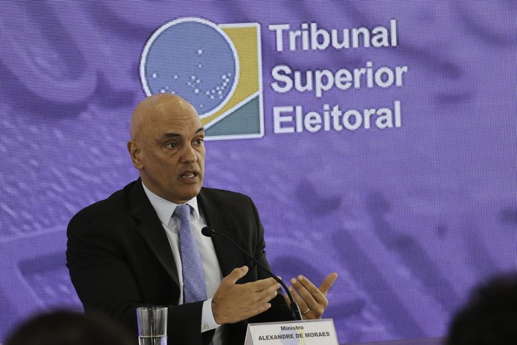 Primeiro turno teve diminuição de votos brancos e nulos, diz TSE    