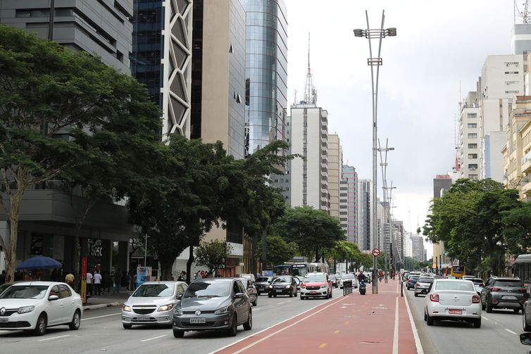 Setor de serviços na cidade de SP cresce 11,1% no primeiro semestre