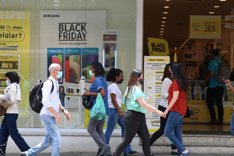 Cartilha alerta consumidores para promoções na Black Friday