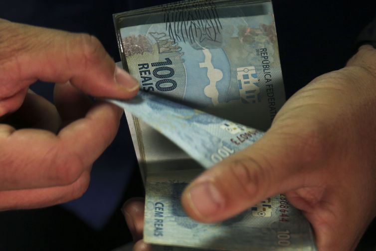 Inflação pelo IPC-S sobe para 0,69% em outubro