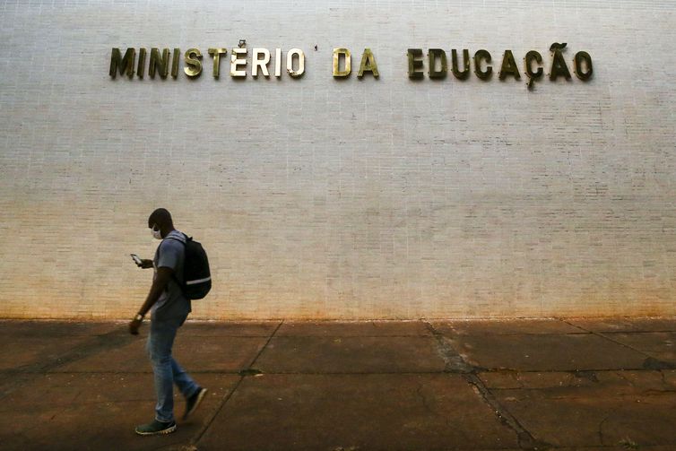 MEC cria grupo para detalhar tabela de pontos para o Enem