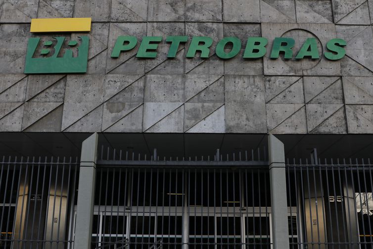 Petrobras diz que Ibama supervisiona simulado na margem equatorial