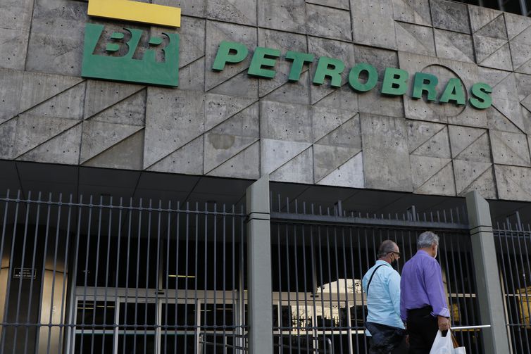 Petrobras seguiu política de remuneração, diz diretor sobre dividendos