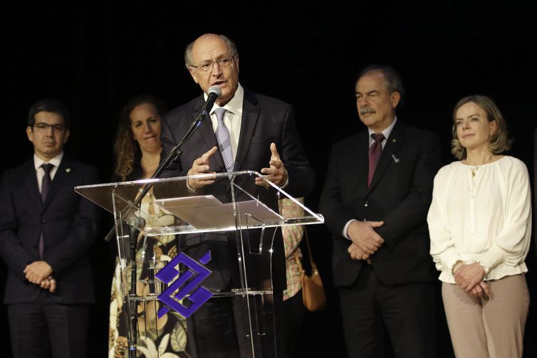 Recomposição do Orçamento para 2023 é prioridade, diz Alckmin