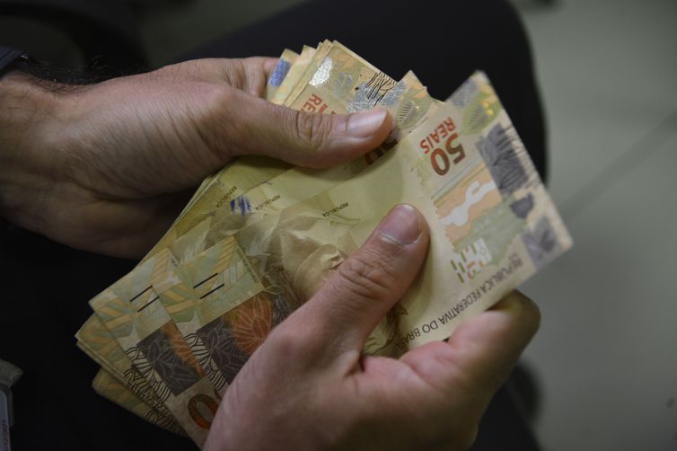 Beneficiários com NIS final 3 recebem hoje o Auxílio Brasil