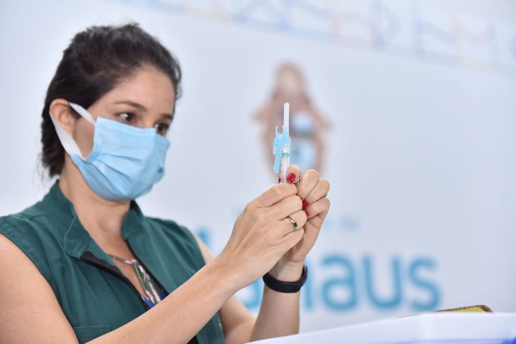 Brasil registra 66,2 mil casos de covid-19 e 261 mortes em 24 horas