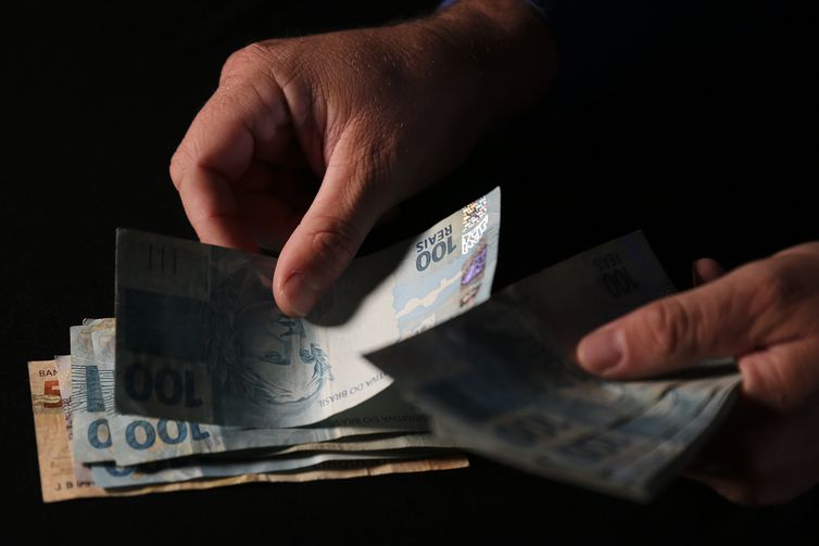 Metade dos reajustes negociados em novembro superaram a inflação