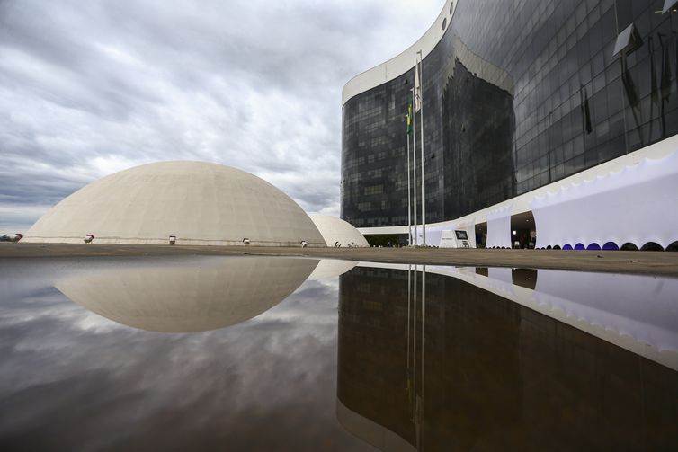 Plenário do TSE confirma multa de R$ 22,9 milhões ao PL 