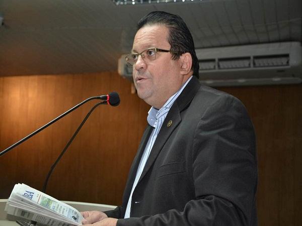 Vereador Olimpio volta a cobrar o pagamento do 14° Salário para os profissionais da Educação de Campina