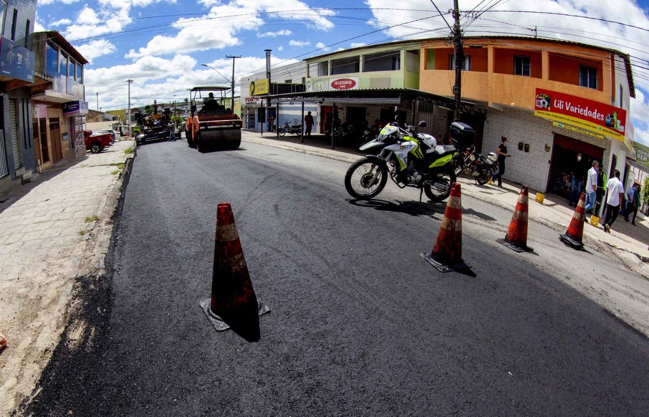 RESTROPECTIVA 2022: SECOB marca 2022 com ações nas áreas de pavimentação, iluminação pública, urbanização e outros projetos