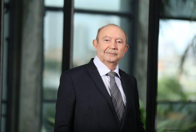 Adriano Galdino parabeniza Buega Gadelha por vitória na eleição da Fiep