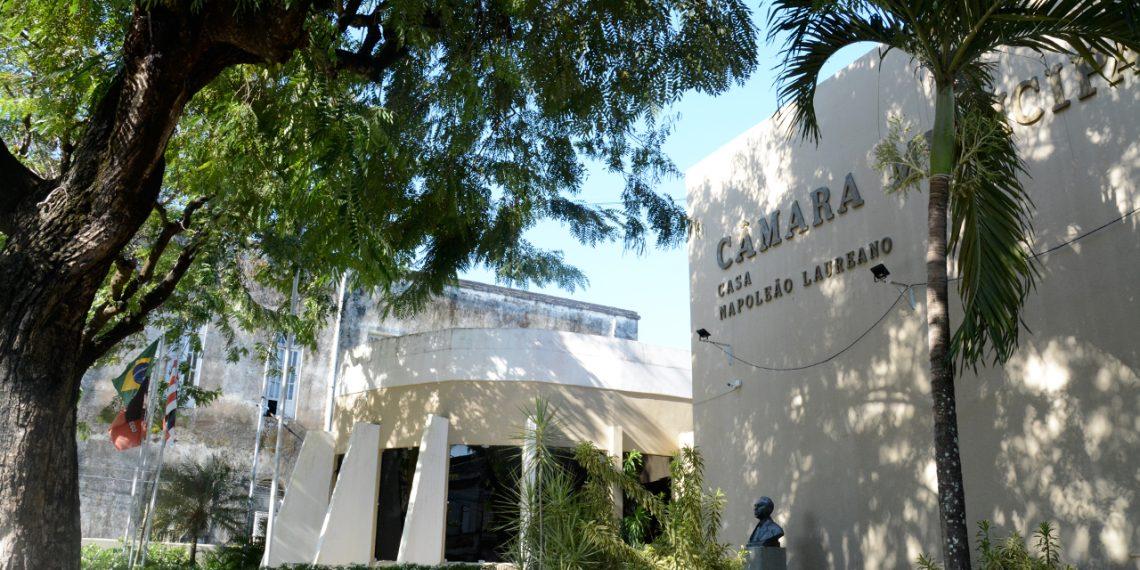 Agenda: volta dos trabalhos legislativos e homenagem a Cláudio Furtado