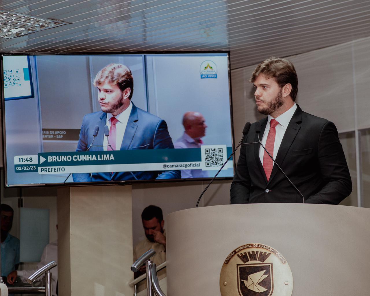 Bruno agradece apoio de vereadores e destaca projetos administrativos, em mensagem anual na Câmara de Campina Grande