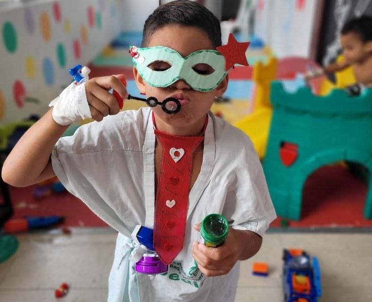 Crianças internadas no Trauma de João Pessoa participam de programação especial de carnaval