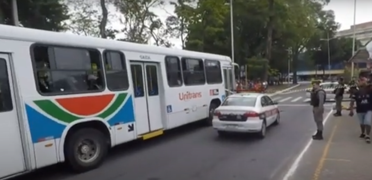 Homem é morto a tiros em ponto de ônibus do Parque da Lagoa, em João Pessoa