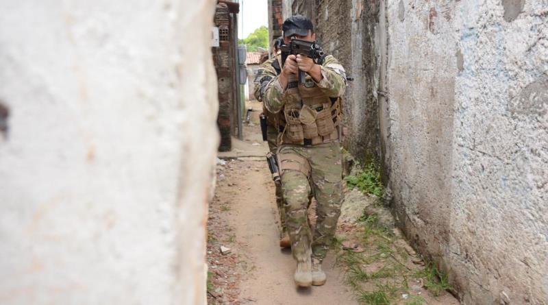 Operação prende suspeito de atuar no tráfico de drogas em comunidade da Capital