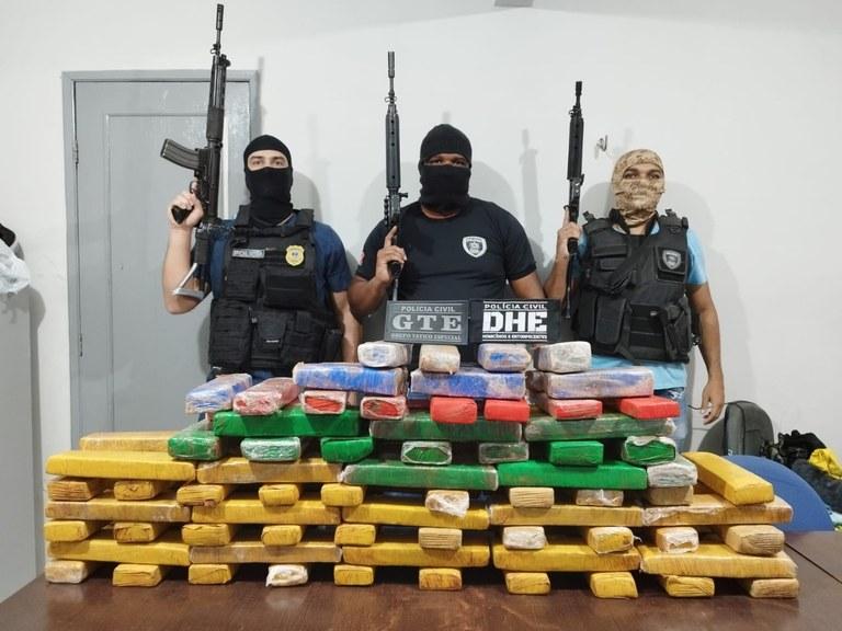 Polícia Civil apreende quase 100 quilos de maconha na região de Teixeira