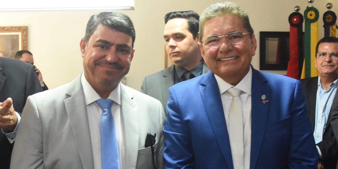 Presidente da Câmara prestigia posse de deputados eleitos na ALPB