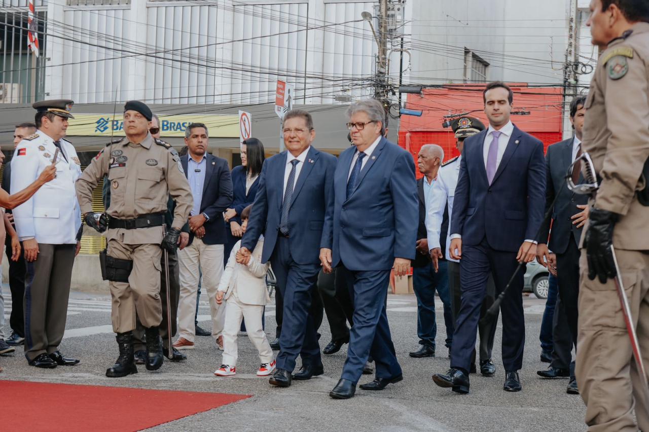 Revista às tropas e mensagem do governador abrem trabalhos legislativos de 2023 na ALPB