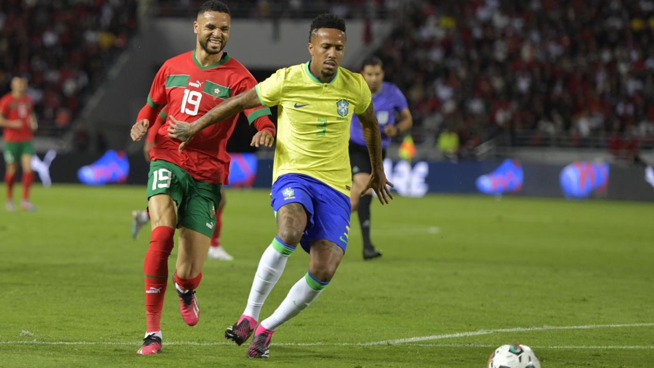 Brasil sofre com desentrosamento e perde para Marrocos no 1º jogo após a Copa do Mundo