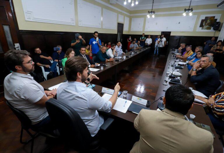 MESA DE NEGOCIAÇÃO: Bruno garante 10% de aumento aos professores de Campina Grande, o dobro da inflação