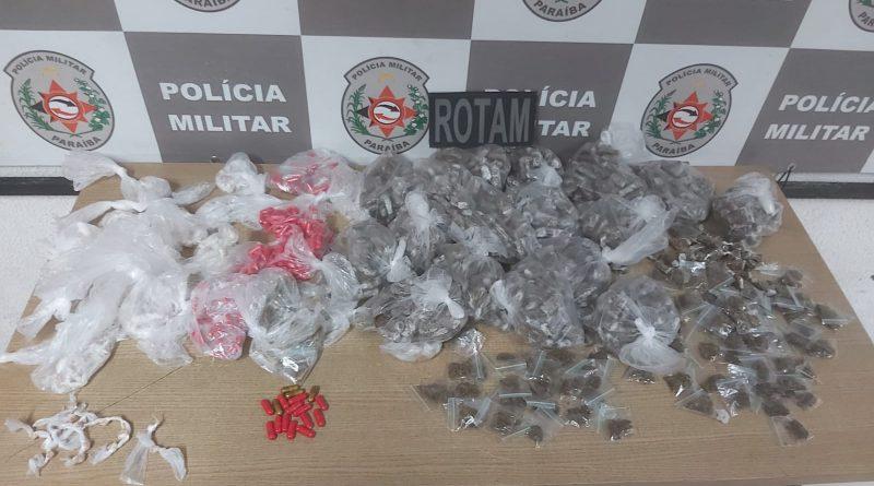 Polícia Militar apreende mais de 1.800 embalagens com maconha, cocaína e crack na zona sul da Capital