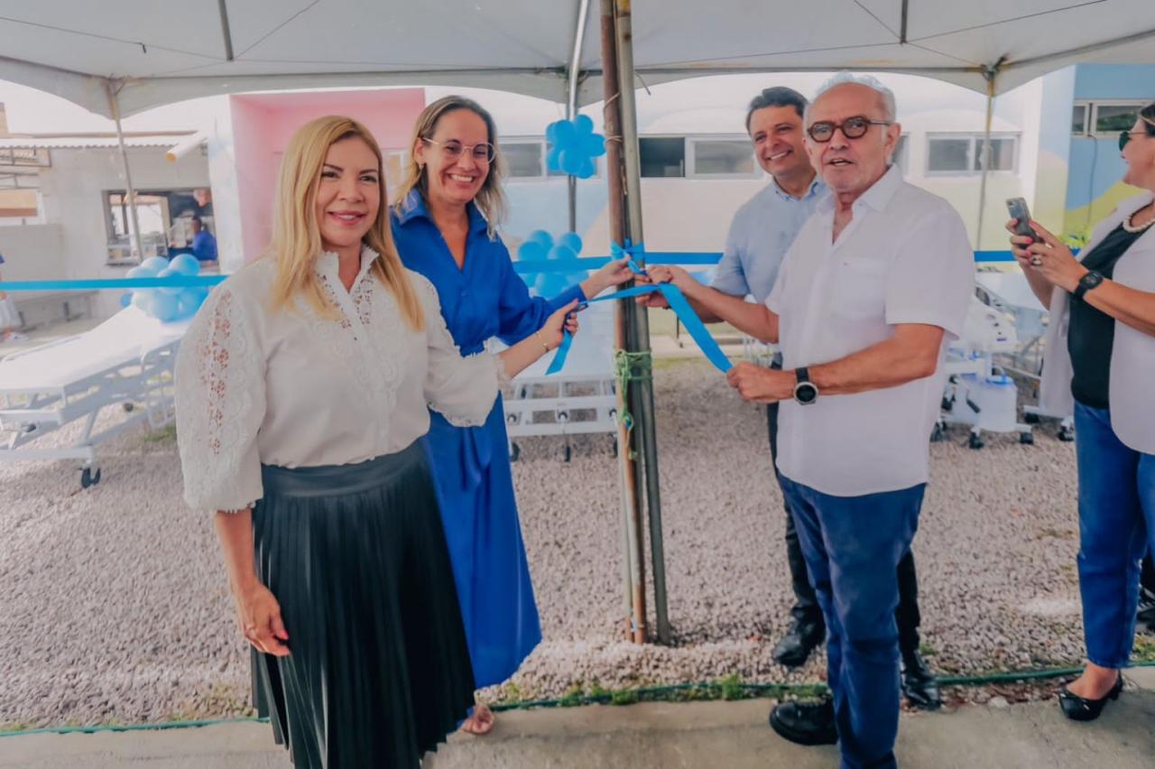 Prefeito faz entrega de equipamentos para o Hospital do Valentina