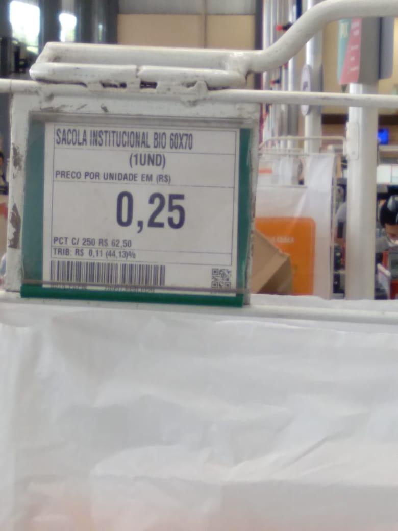 Procon-JP autua supermercados da Capital por cobrança de sacolas para embalagens de produtos