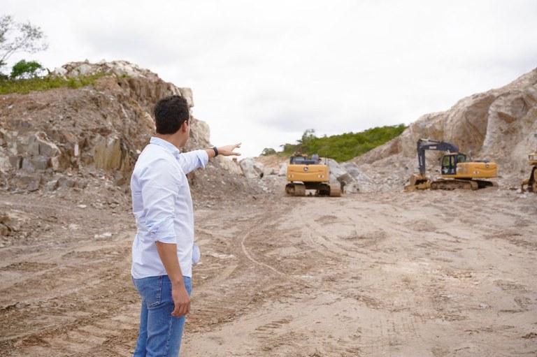 Vice-governador vistoria andamento das obras do Arco Metropolitano Leste, em Campina Grande