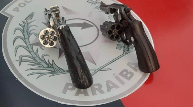 Polícia Militar prende dupla com armas de fogo em João Pessoa