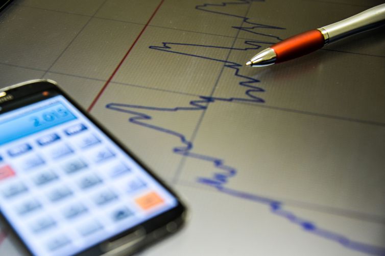Setor de serviços cresce 1,1% em fevereiro, diz IBGE 