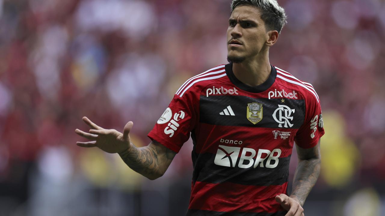 Flamengo tenta embalar no Brasileirão em um duelo direto contra o Bahia