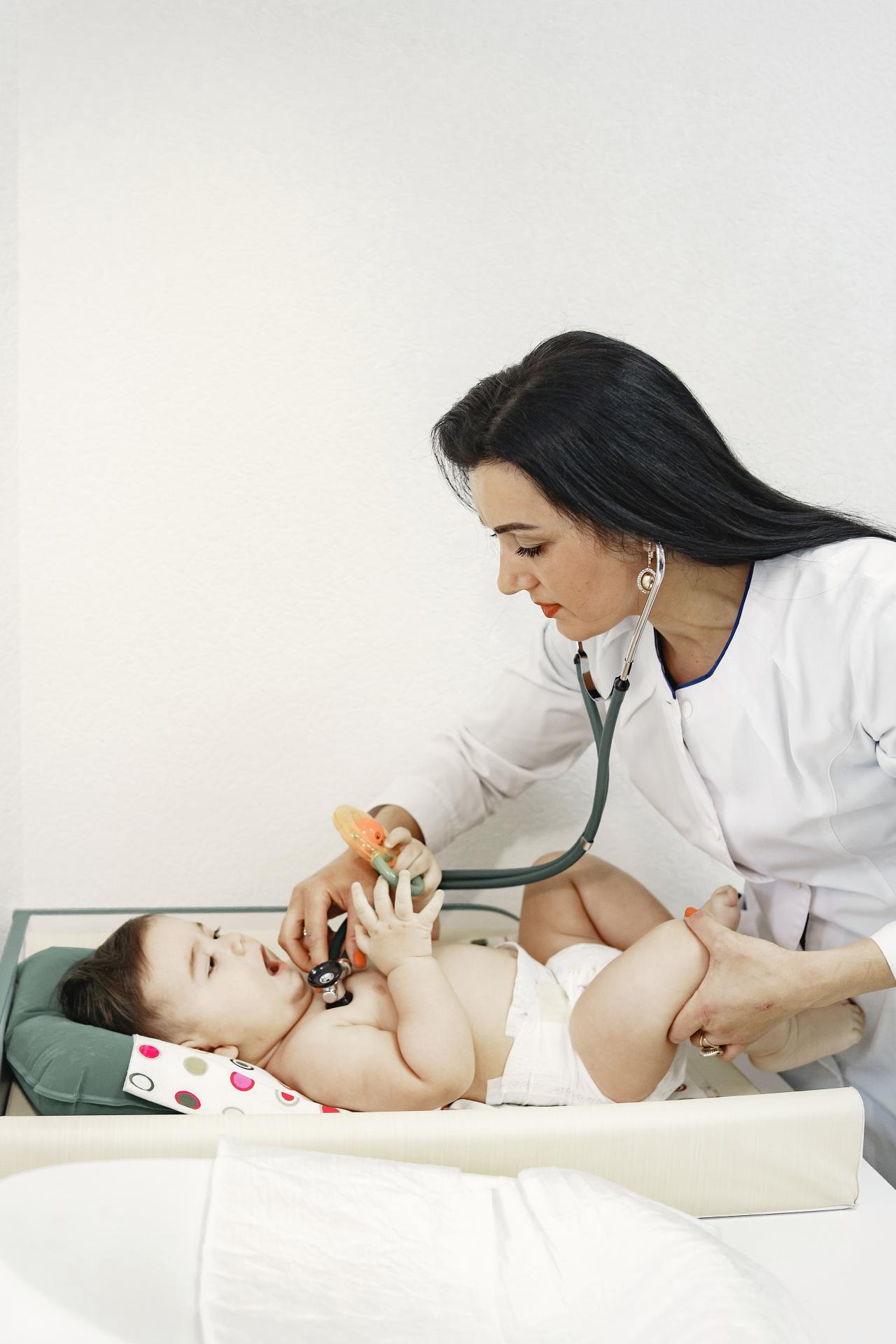Governo lança edital para contratação de serviços médicos de pediatria clínica, neonatologia e medicina intensiva pediátrica