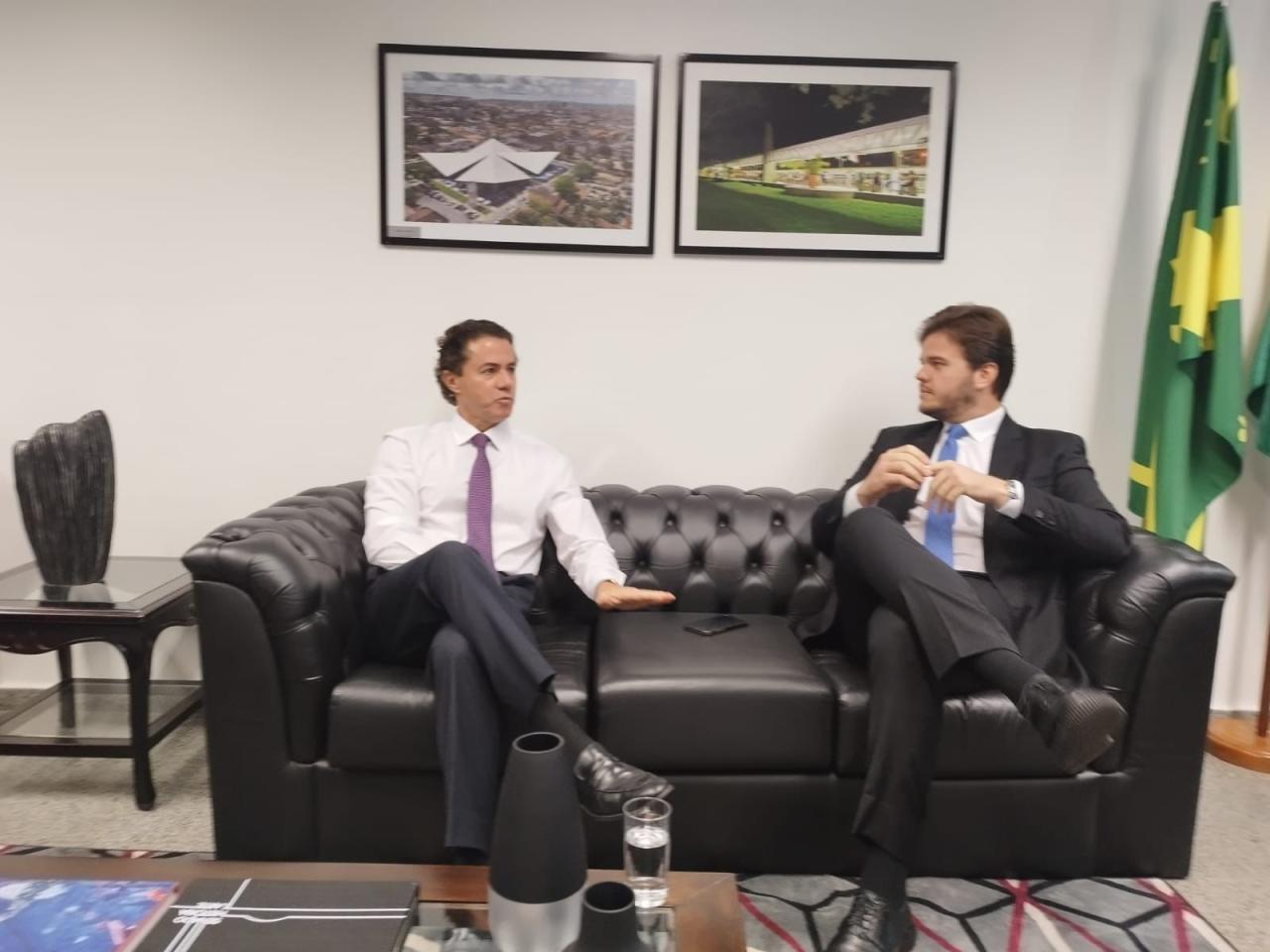 Veneziano recebe Bruno Cunha Lima em Brasília para tratar de celeridade nas operações de crédito em favor de Campina Grande