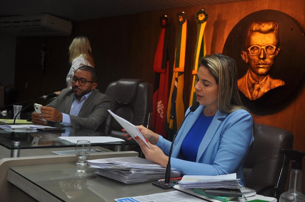 Vereador cobra programa permanente de saúde mental para trabalhadores após eventos trágicos recentes