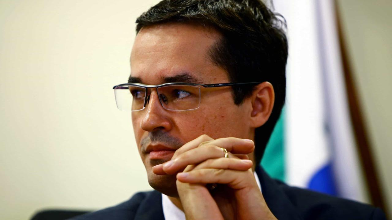 Câmara confirma decisão do TSE e declara perda de mandato de Deltan