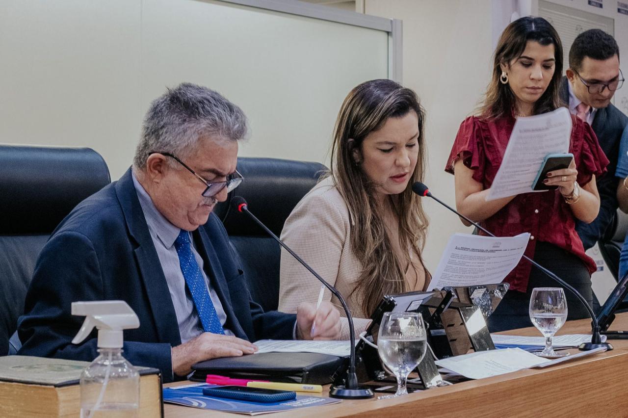 CCJ aprova projetos que combatem racismo e LBGTfobia em jogos de futebol e games virtuais