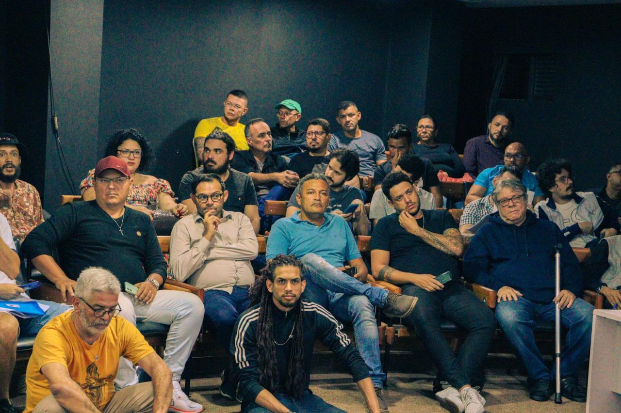 Artistas lotam Mini Teatro Paulo Pontes para tirar dúvidas sobre a Lei Paulo Gustavo