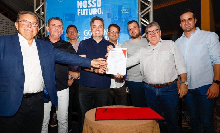 Deputados participam de lançamento do Orçamento Democrático e destacam importância do debate