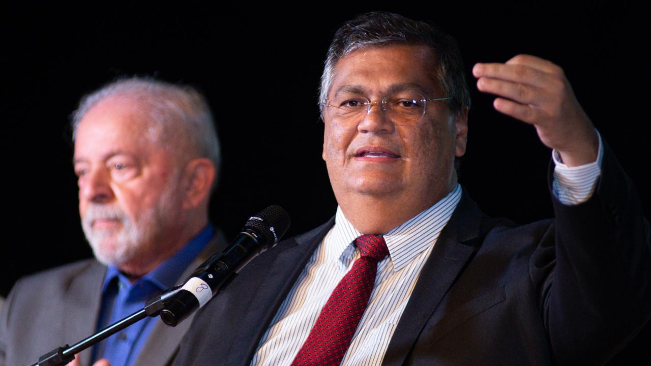 Flávio Dino: Governo Lula vai fechar clubes de tiro que não cumprem a lei