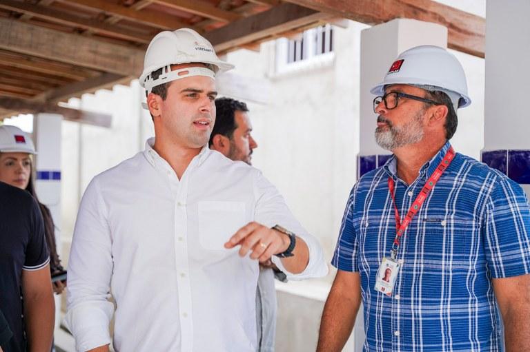 Governador em exercício faz visitas e inspeciona obras na ECIT Anésio Leão, em Campina Grande