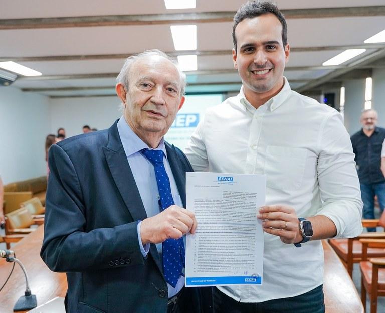 Governador em exercício firma parceria com o Senai para ampliar oferta de cursos profissionalizantes na Paraíba