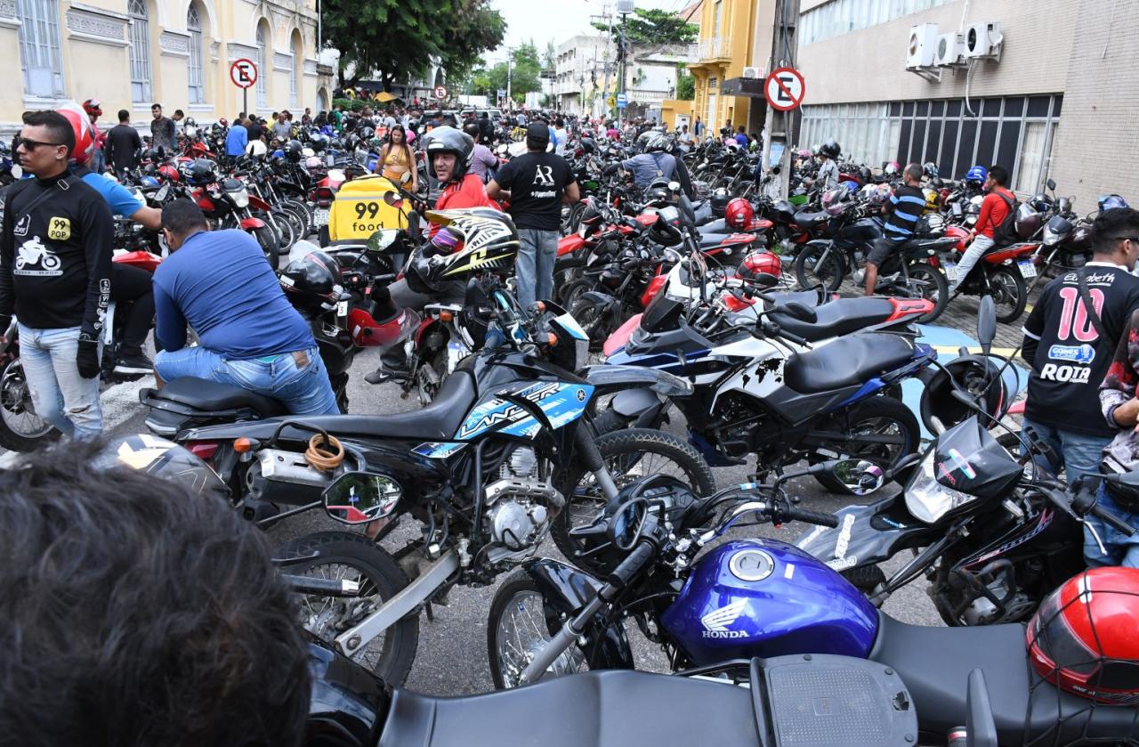 Moto por aplicativo: projeto que regulamenta atividade deve ser votado no segundo semestre