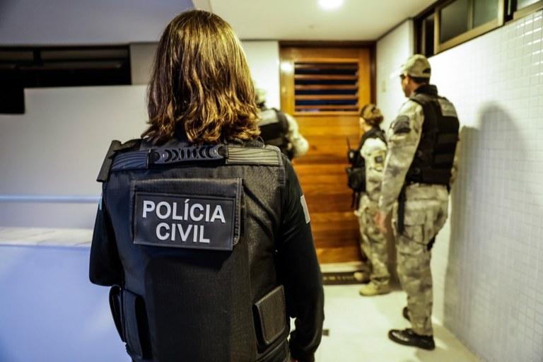 Operação da Polícia Civil e Gaeco resulta na prisão de policial investigado por homicídios na Paraíba