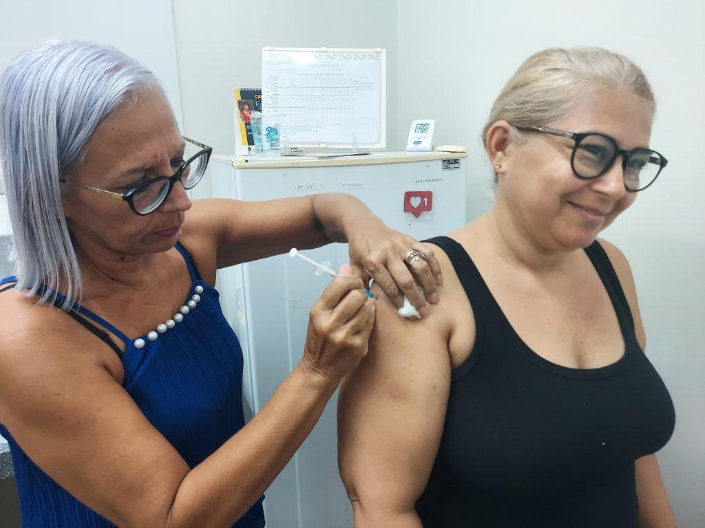Prefeitura de João Pessoa inicia a semana ofertando vacinação para todos os públicos